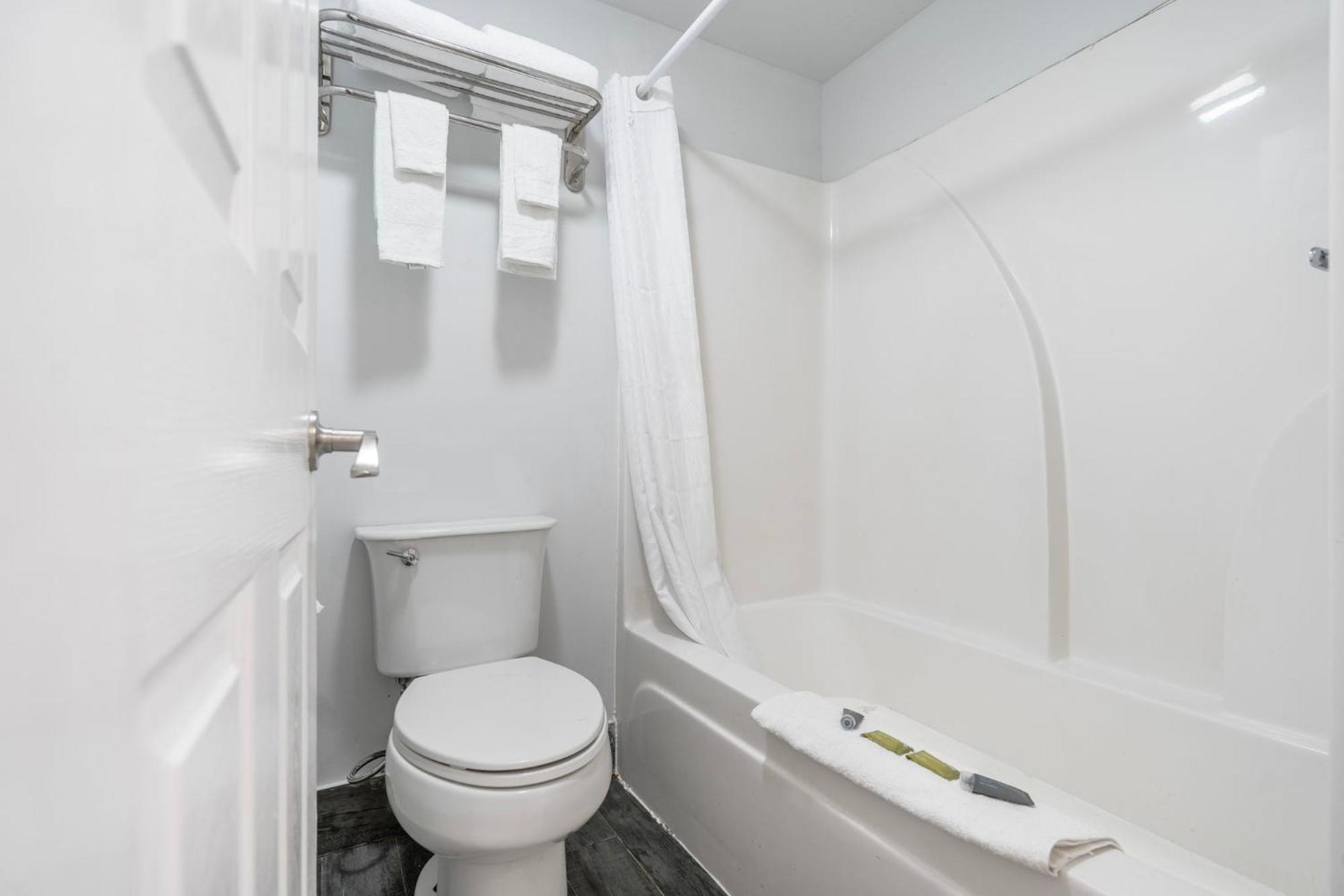 Budgetel Inns & Suites Augusta Downtown 706-945-1238 Exteriör bild