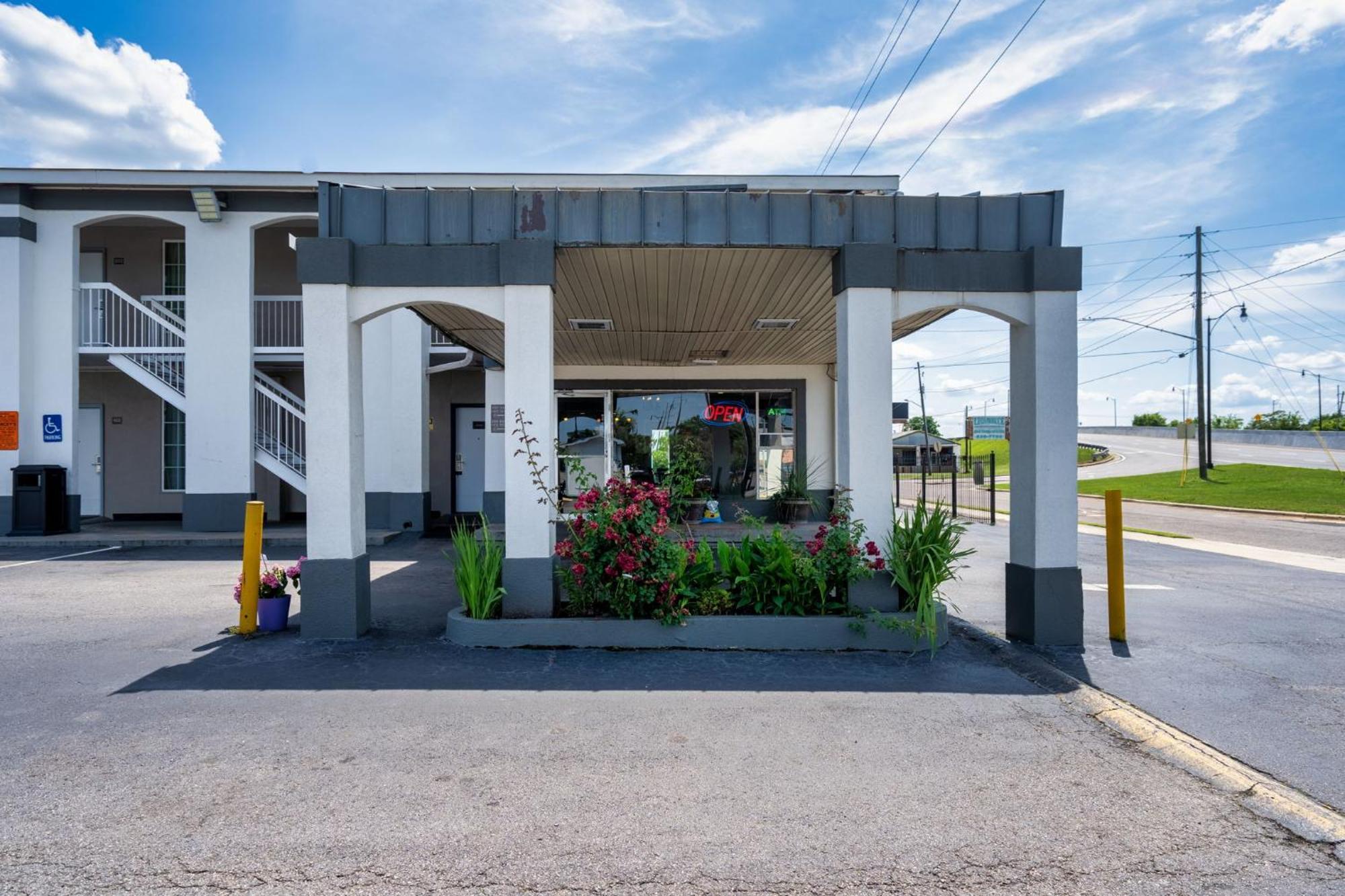 Budgetel Inns & Suites Augusta Downtown 706-945-1238 Exteriör bild