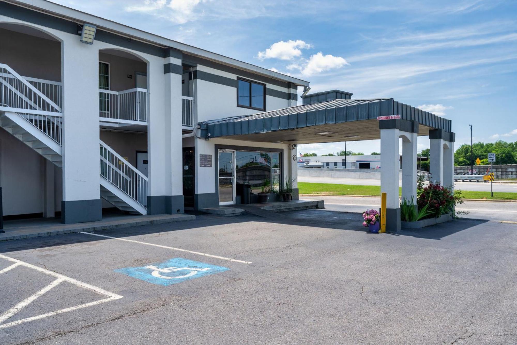 Budgetel Inns & Suites Augusta Downtown 706-945-1238 Exteriör bild